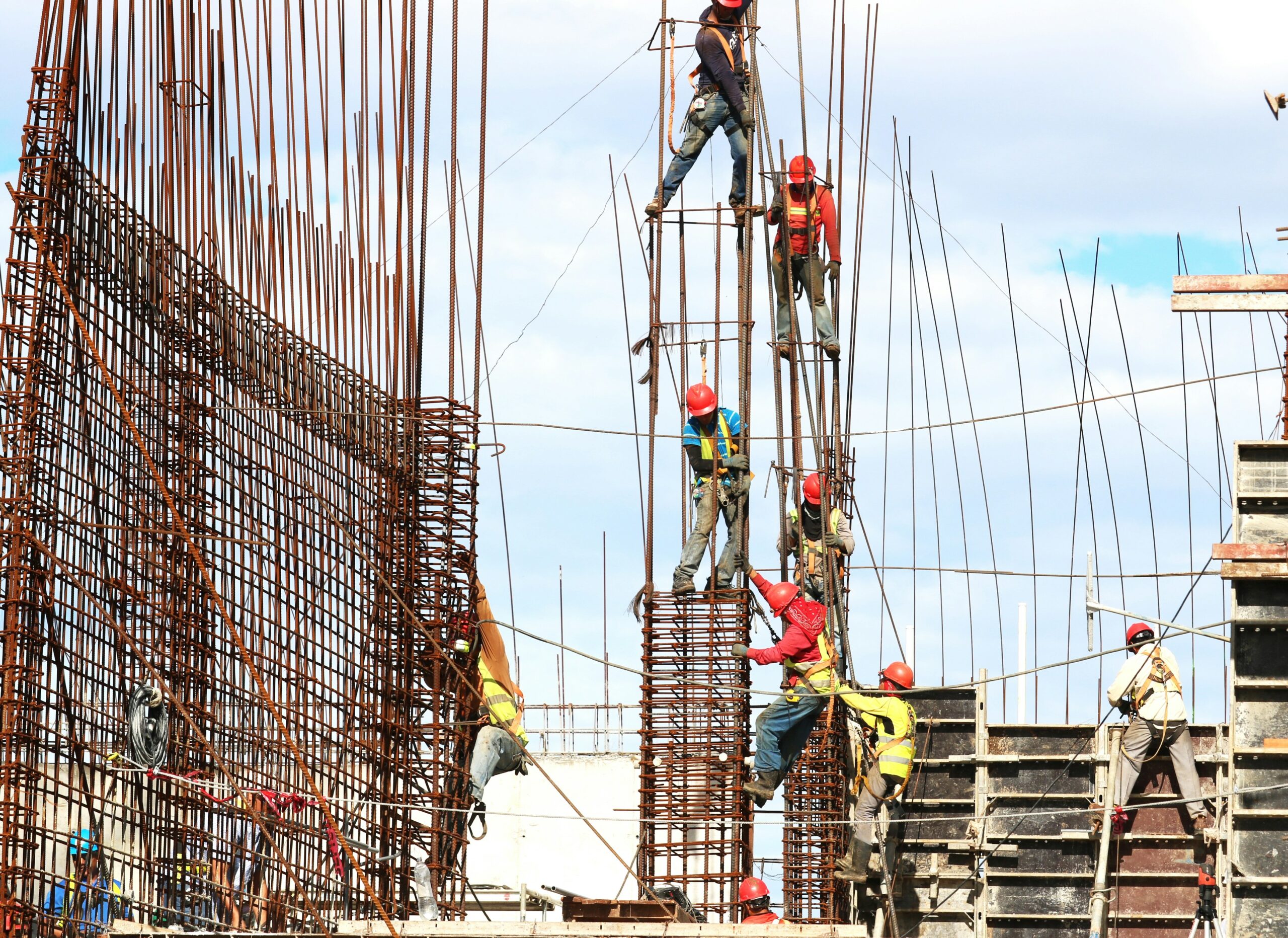 josue-isai-ramos-figueroa-qvBYnMuNJ9A-unsplash Challenges in commercial construction